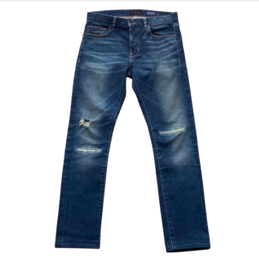 John Varvatos U.S.A. Wight blue distressed denim jeans. Size 32